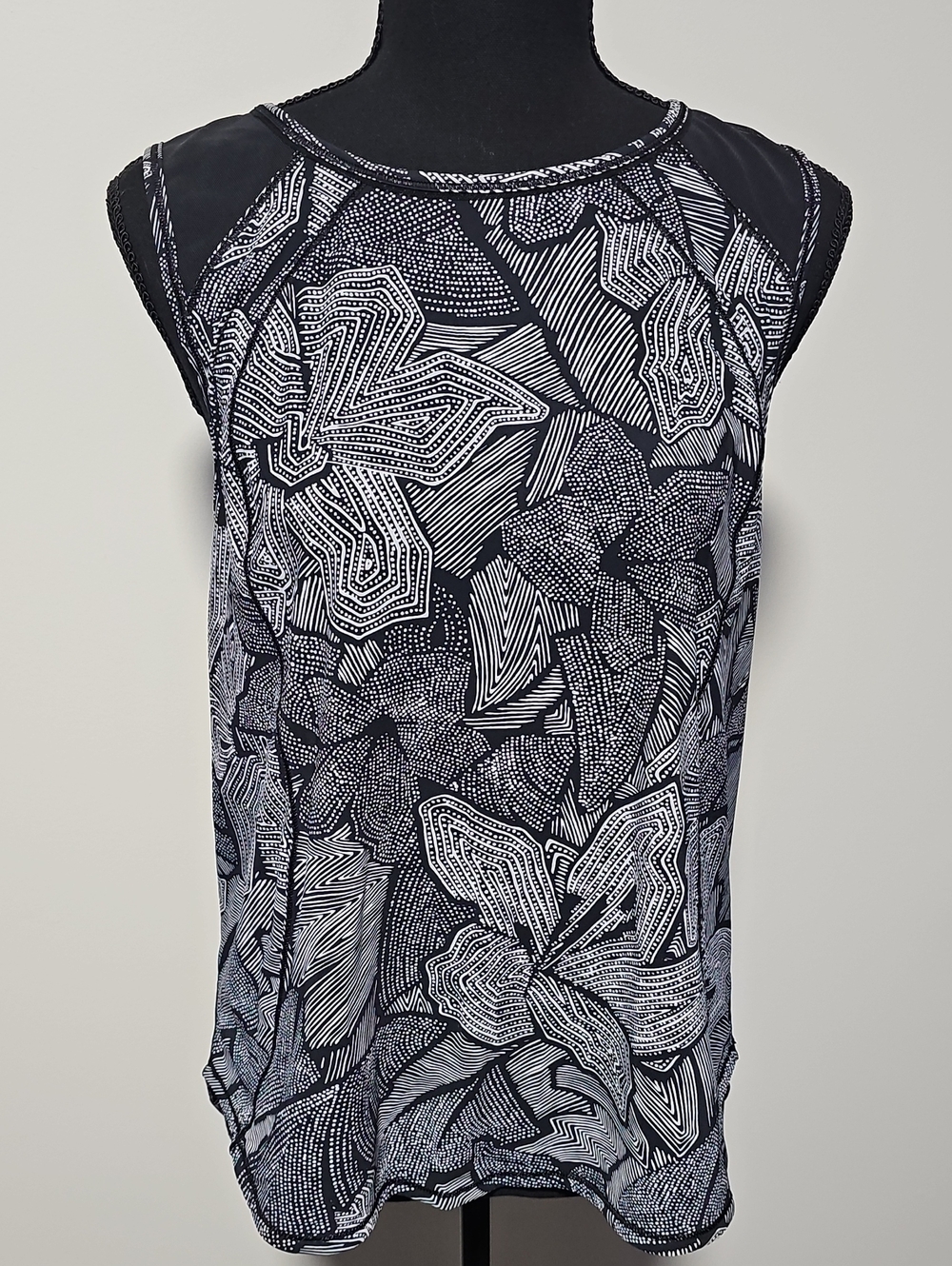 399. Lululemon Tank